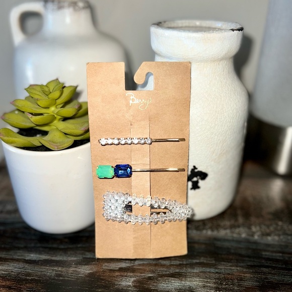 PACK OF 3 HAIR BARRETTS - Picture 1 of 6